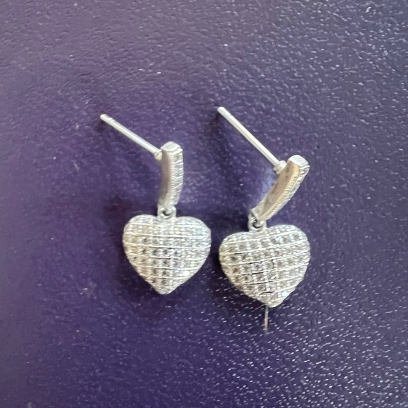 Silver Pave Heart Earrings New - Picture 1 of 6